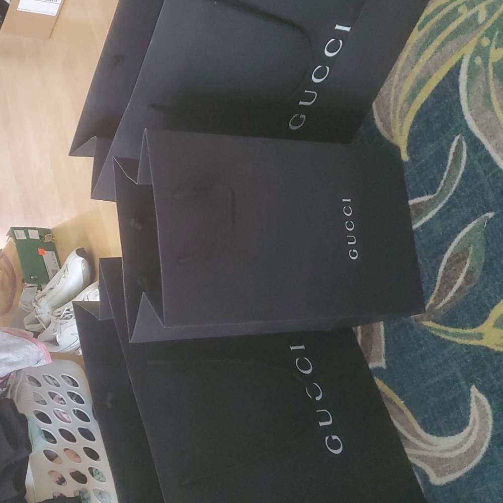 Gucci shopping bag
